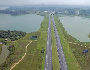 img src="http://www.parisingenieros.com/asfalto.jpg" alt="Servicio de obras civiles"